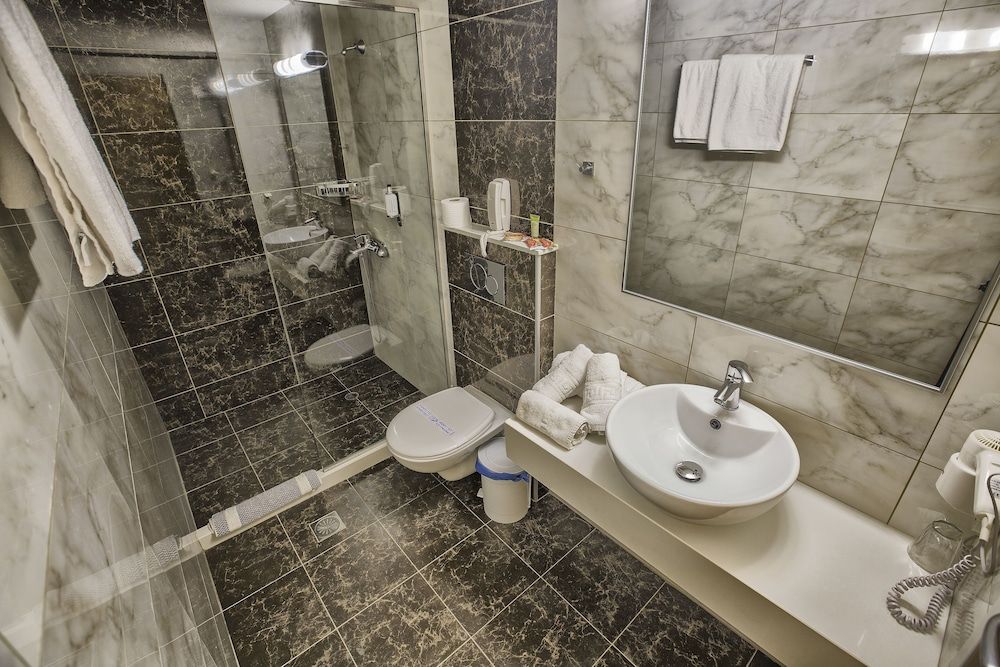 Sofia Hotel Quadruple Room 10