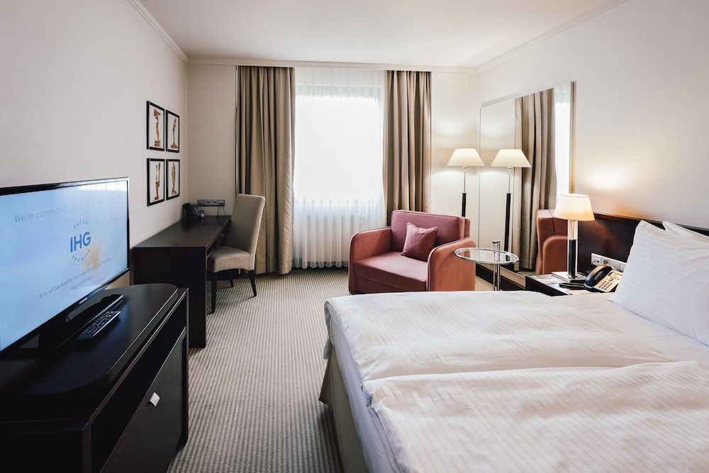Standard Room, 1 Queen Bed with Sofa bed