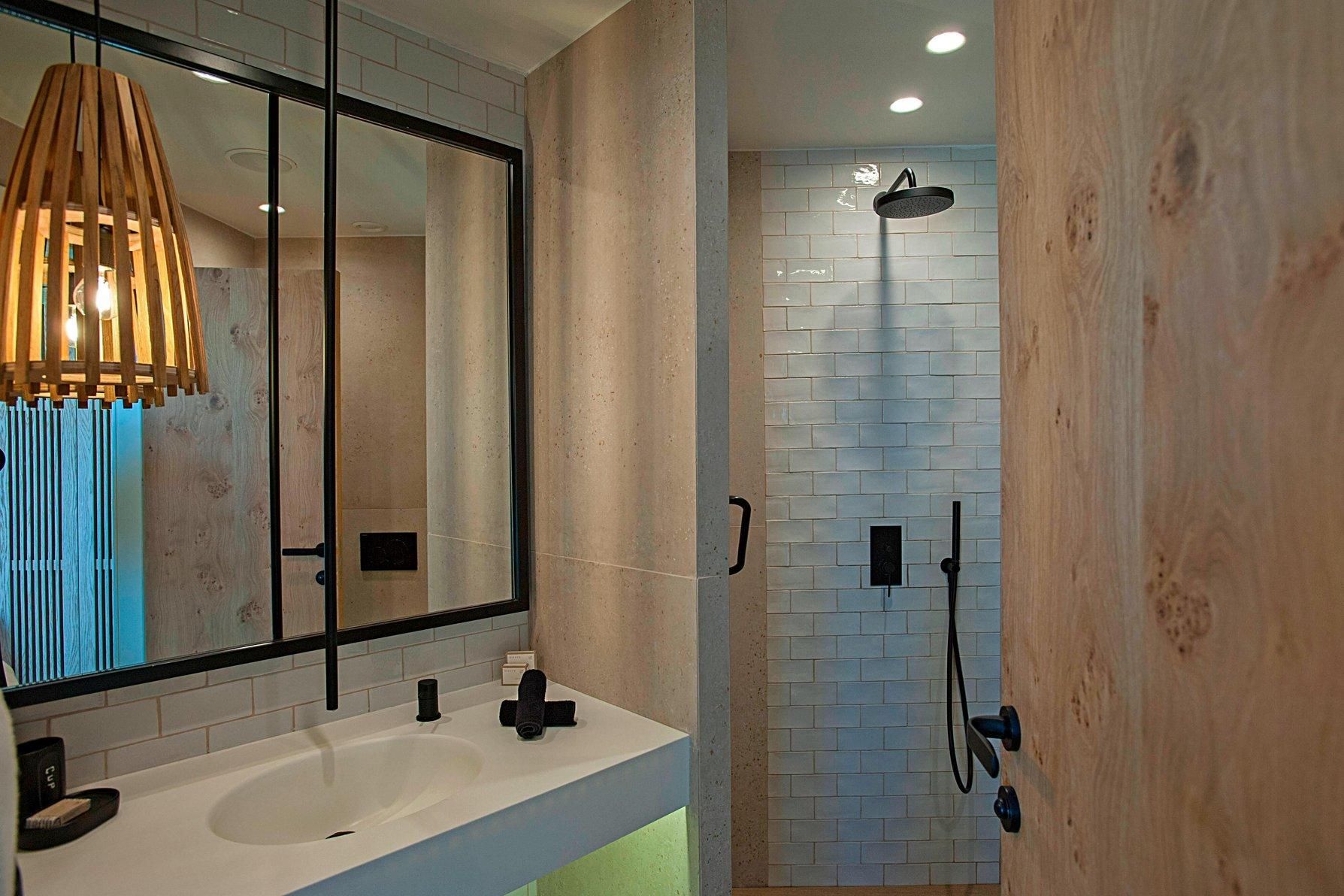 Ultimate Haven, 1 Bedroom Suite, 1 Queen or 1 Double, Seafront, Private pool