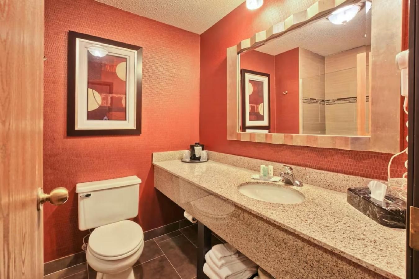 1 King Bed, Suite, Nonsmoking