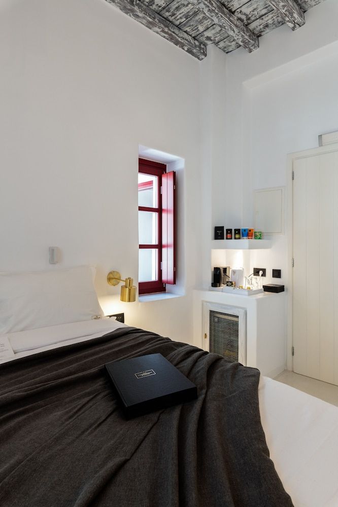 Superior Room, 1 Queen Bed, Balcony, City View