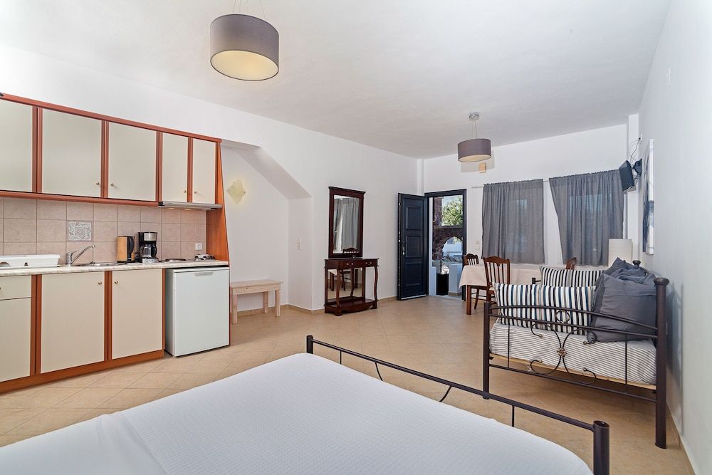 Aelia Suites Superior Suite (Peace) 9