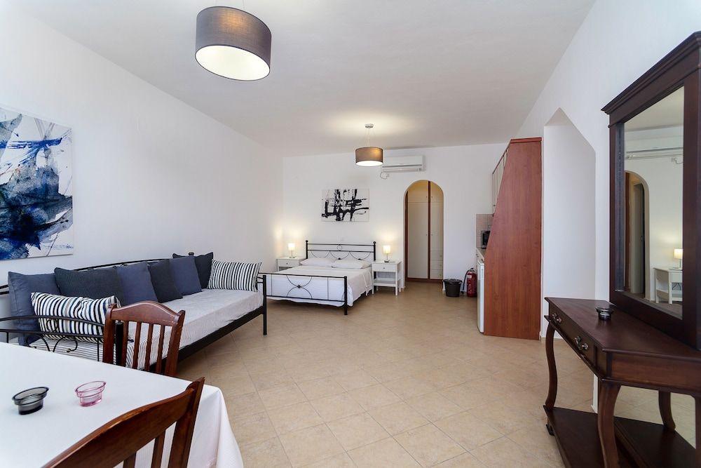 Aelia Suites Superior Suite (Peace)