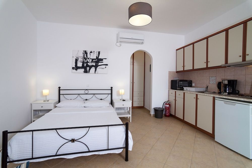 Aelia Suites Superior Suite (Peace) 6