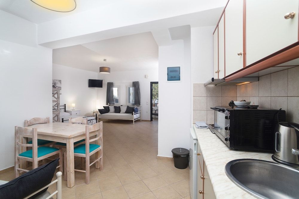 Aelia Suites Grand Suite (Happiness) 8