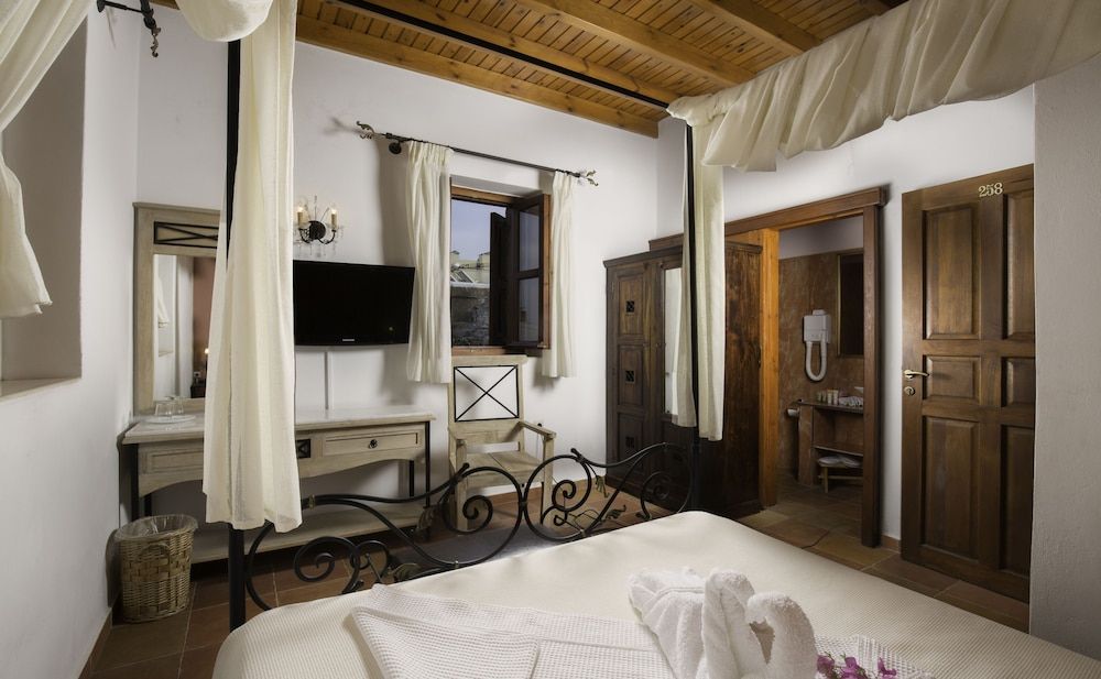 Superior Room, 1 King Bed