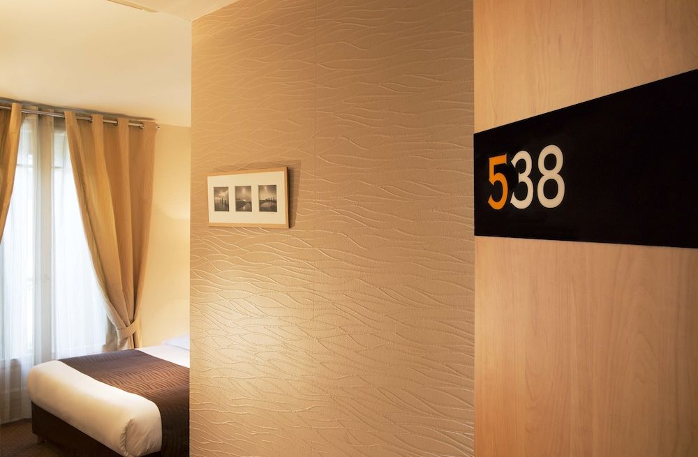 Hôtel Excelsior Opéra Superior Room