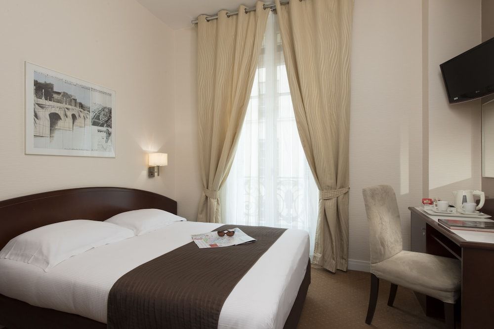 Hôtel Excelsior Opéra Superior Room 2