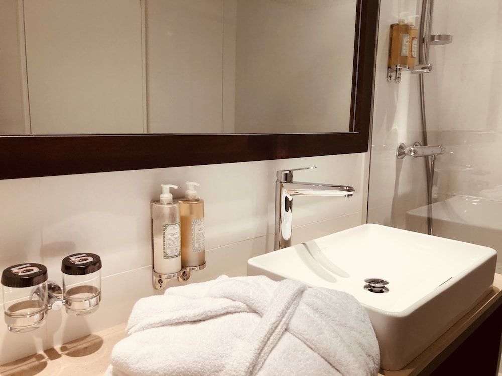 Hôtel Excelsior Opéra Superior Room 9