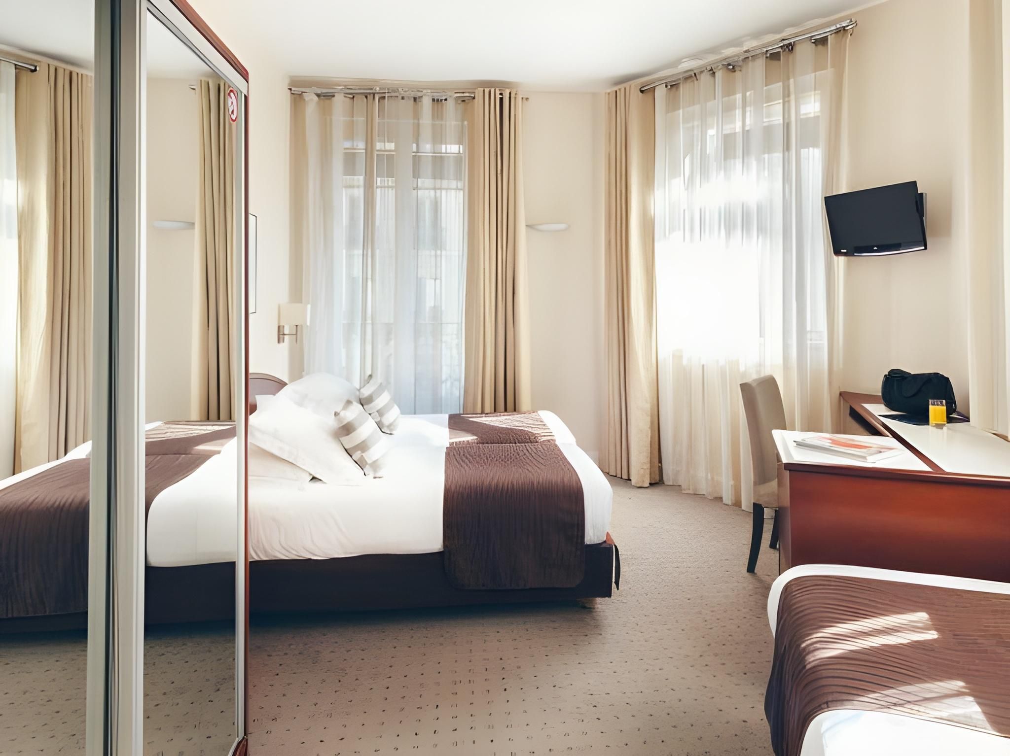 Hôtel Excelsior Opéra Triple Room 8