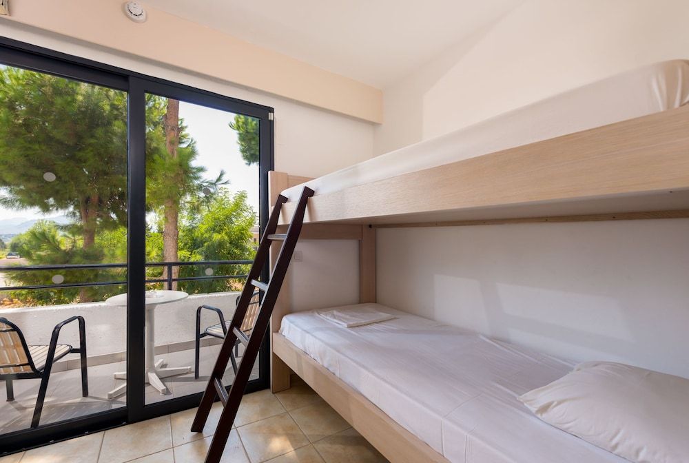 Family Room, 2 Bedrooms