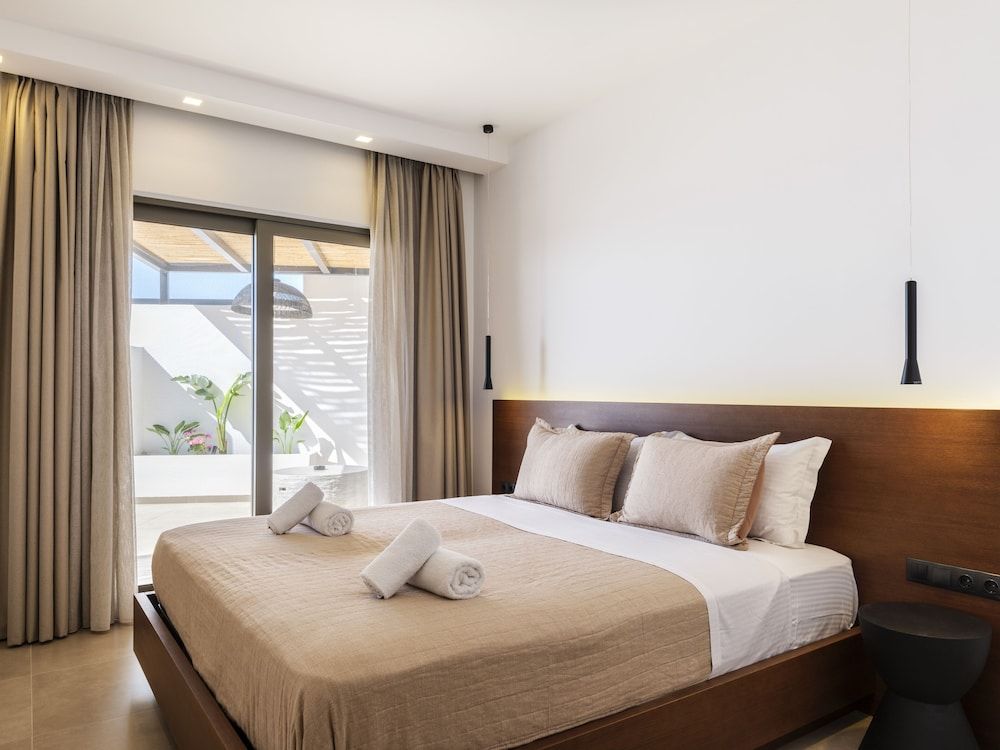 Superior two Bedroom Suite Private Pool & Sea View
