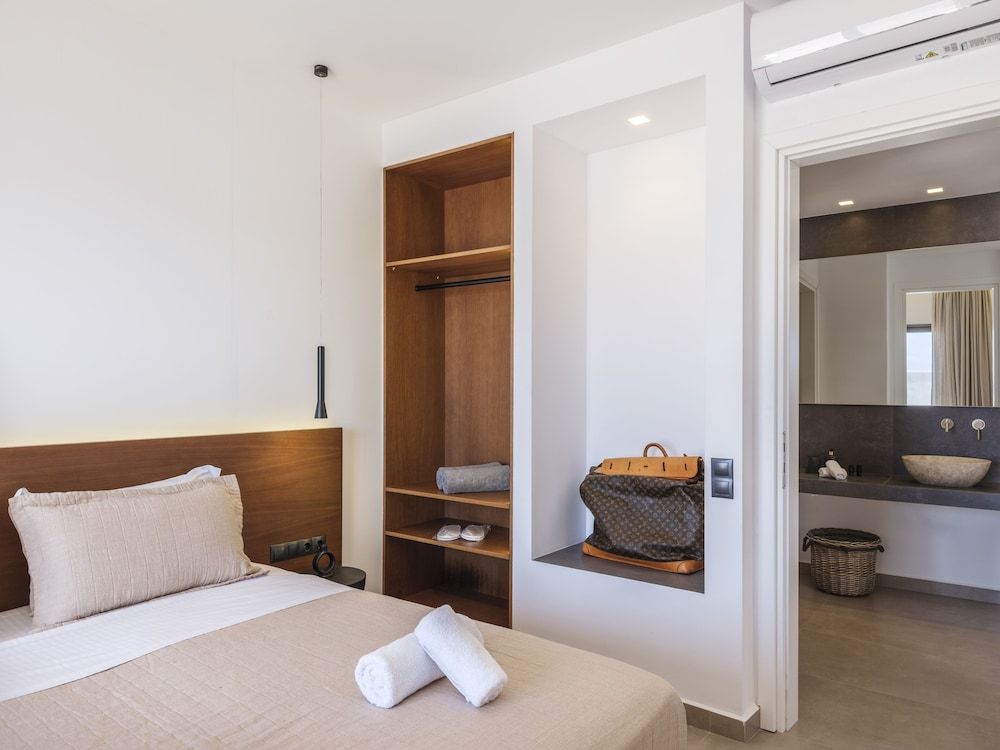 Superior two Bedroom Suite Private Pool & Sea View