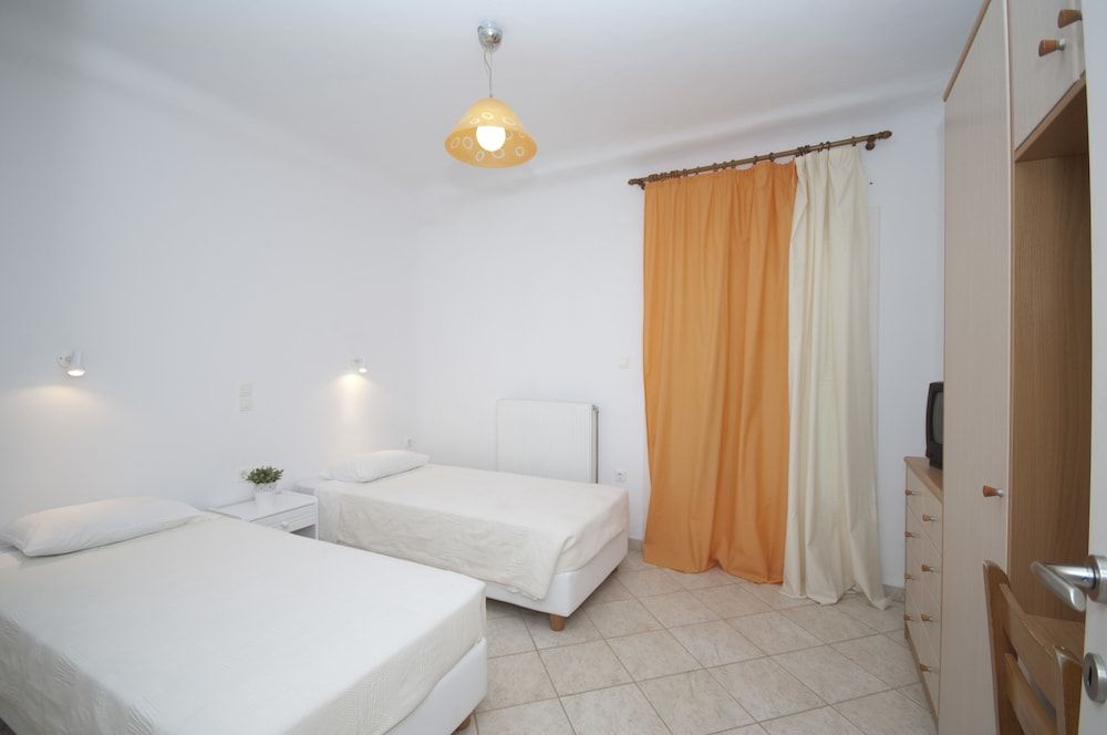 undefined Asimina 10