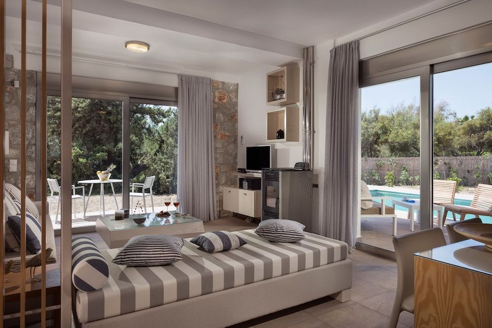 Luxury Villa, 1 Bedroom, Private Pool, Beachside (Ammos)