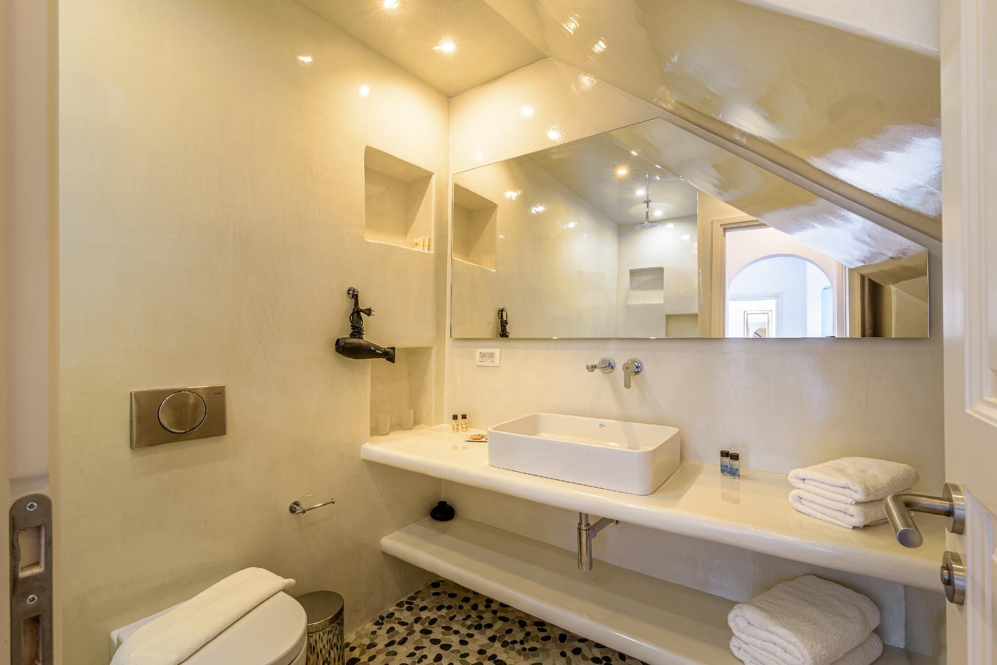 Grey: Apartment with Hot Tub and Caldera view