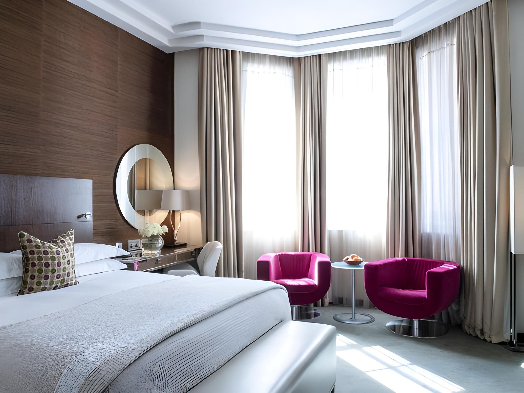 Deluxe King Room