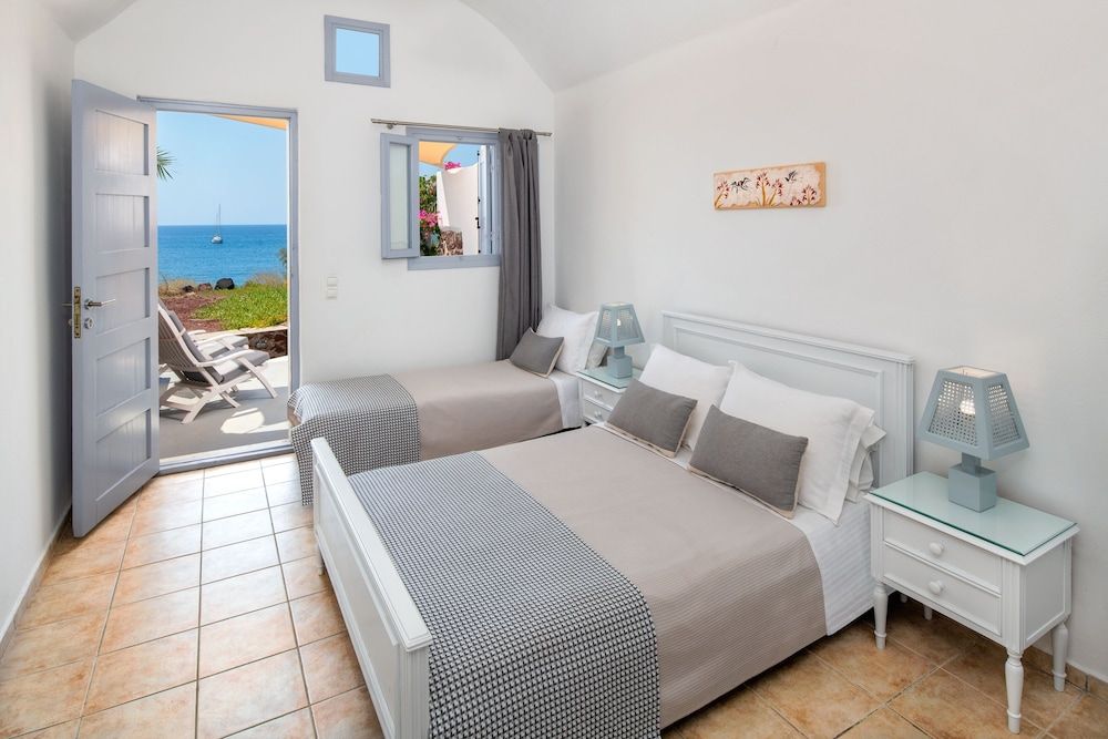 undefined Akrotiri Hotel