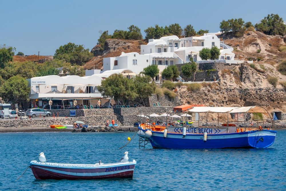 undefined Akrotiri Hotel 8