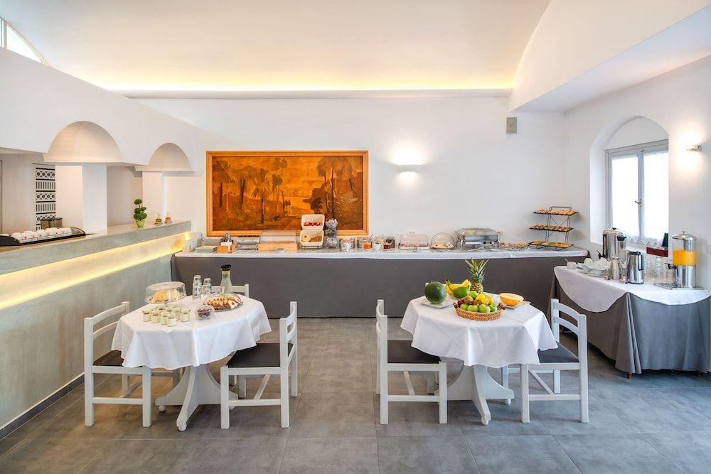 undefined Akrotiri Hotel 9