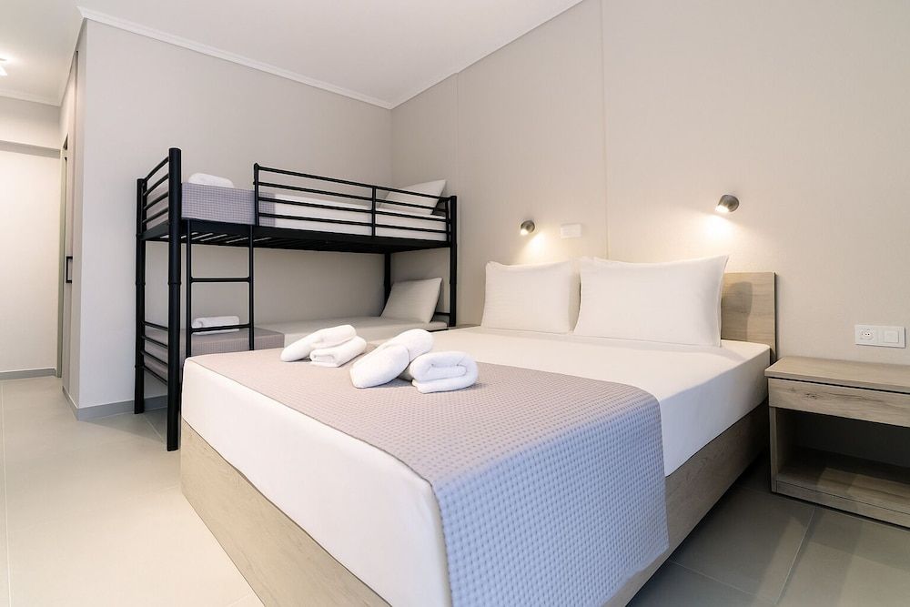Basic Quadruple Room, Sea View