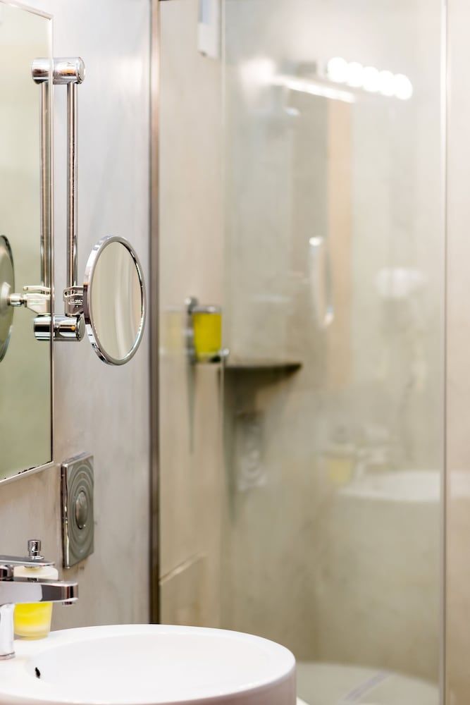 Kastro Hotel Standard Triple Room 9