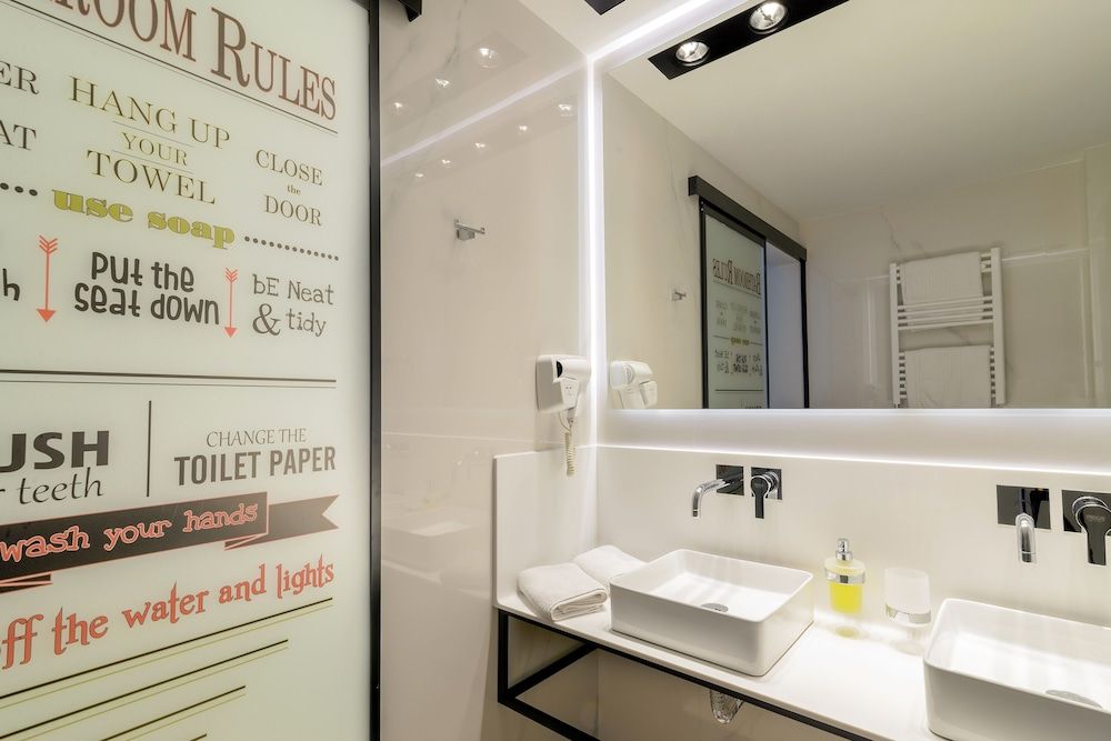 Kastro Hotel Standard Triple Room 6