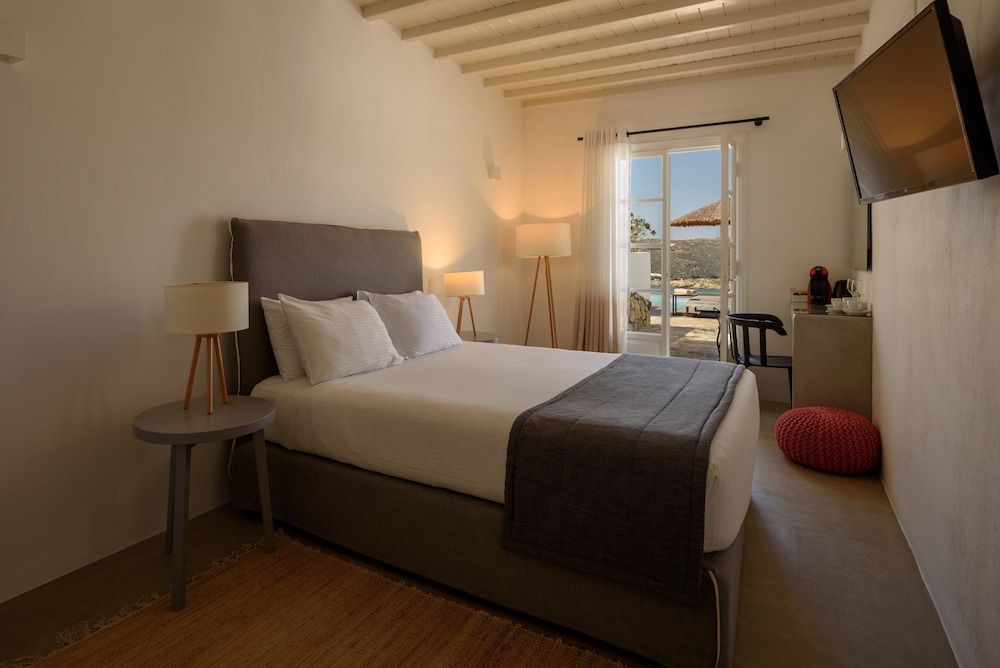 Cova Mykonos Suites Standard Room, Pool Access, Sea View 4