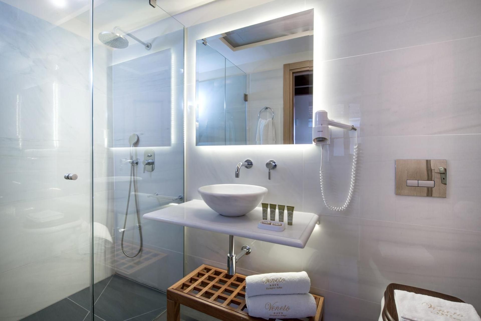 Veneto Boutique Hotel Deluxe Suite 3