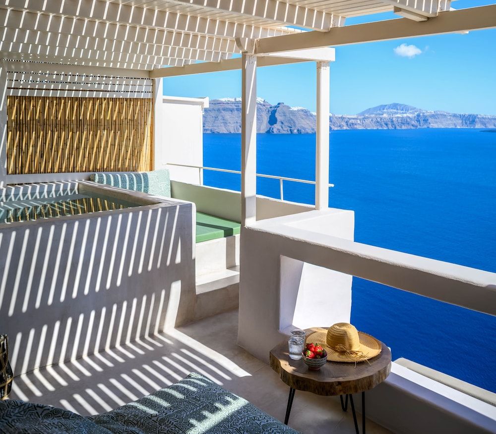 Gaia Suites Aether Suite with Outdoor heated Jacuzzi & Caldera View 6