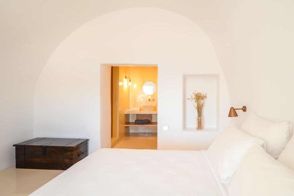 undefined Gaia Suites 4