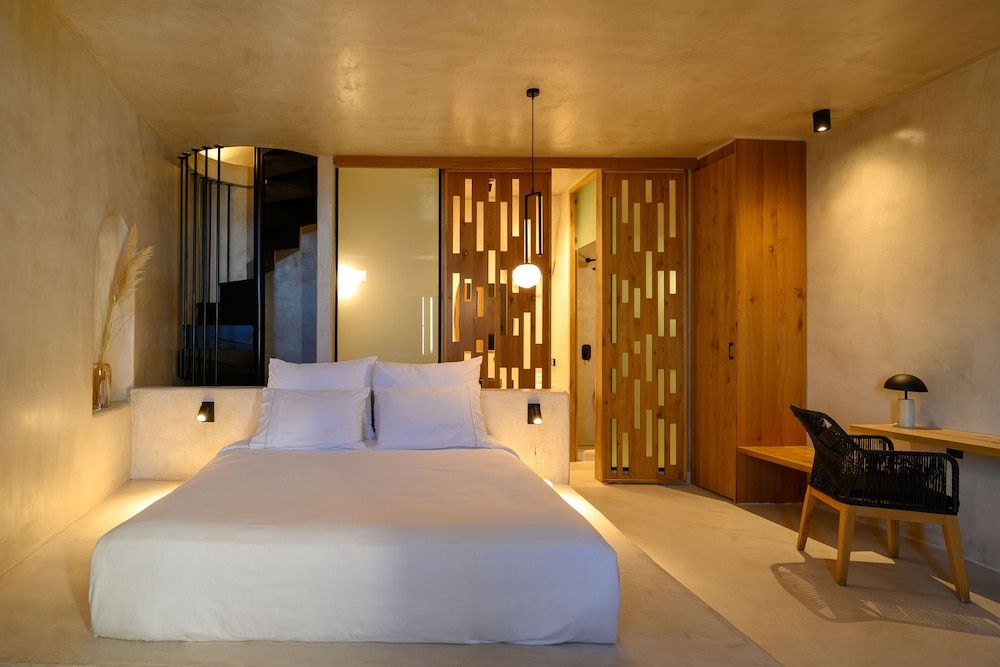 Gaia Suites Aether Suite with Outdoor heated Jacuzzi & Caldera View 2