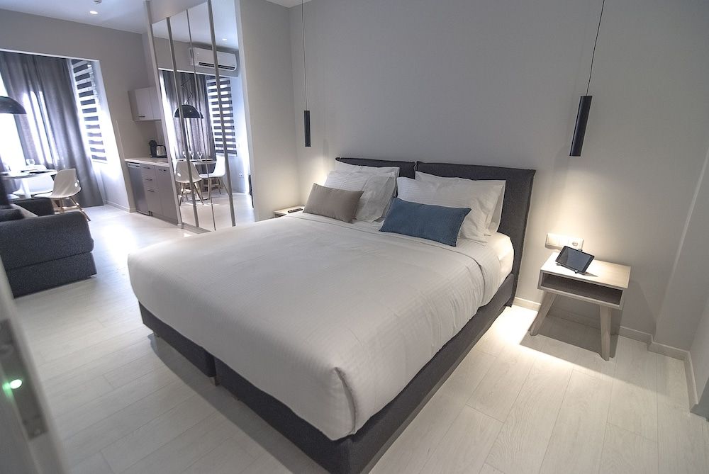 undefined Acropolis Stay 9