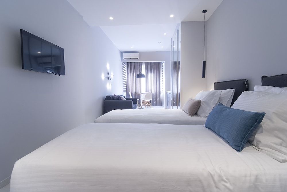 undefined Acropolis Stay 8