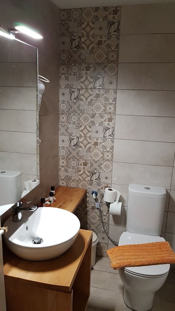 Basic Studio, 1 King Bed, Beach View, Ground Floor