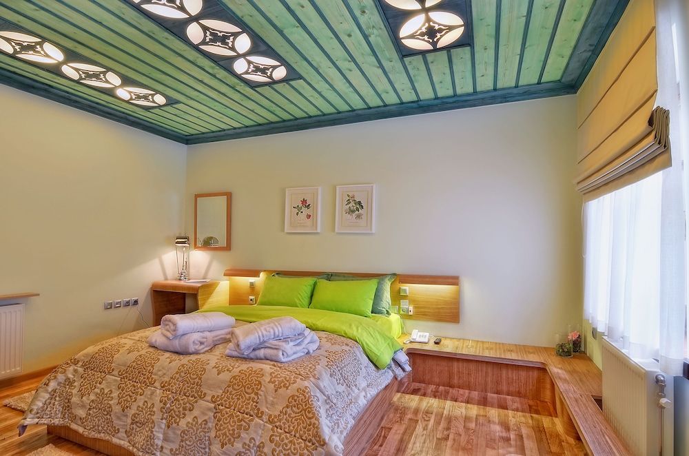 Dilofo Hotel Luxury Suites Deluxe Suite, Fireplace 3