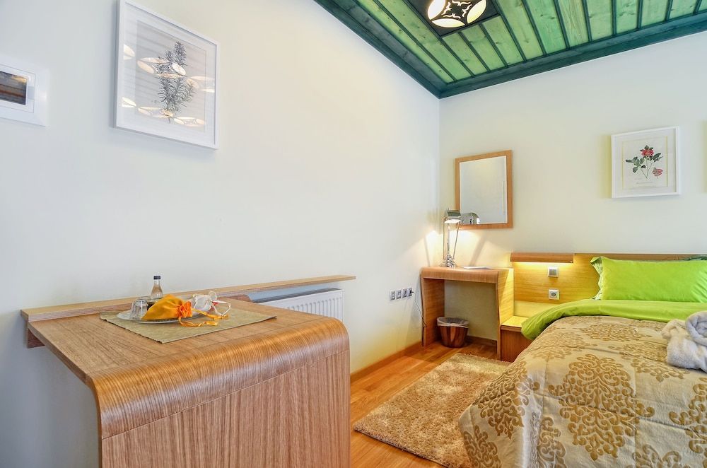 Dilofo Hotel Luxury Suites Deluxe Suite, Fireplace 5