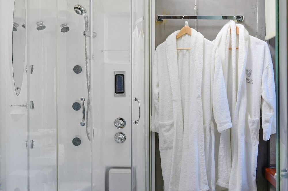 Dilofo Hotel Luxury Suites Executive Suite, Fireplace, Mountain View 11