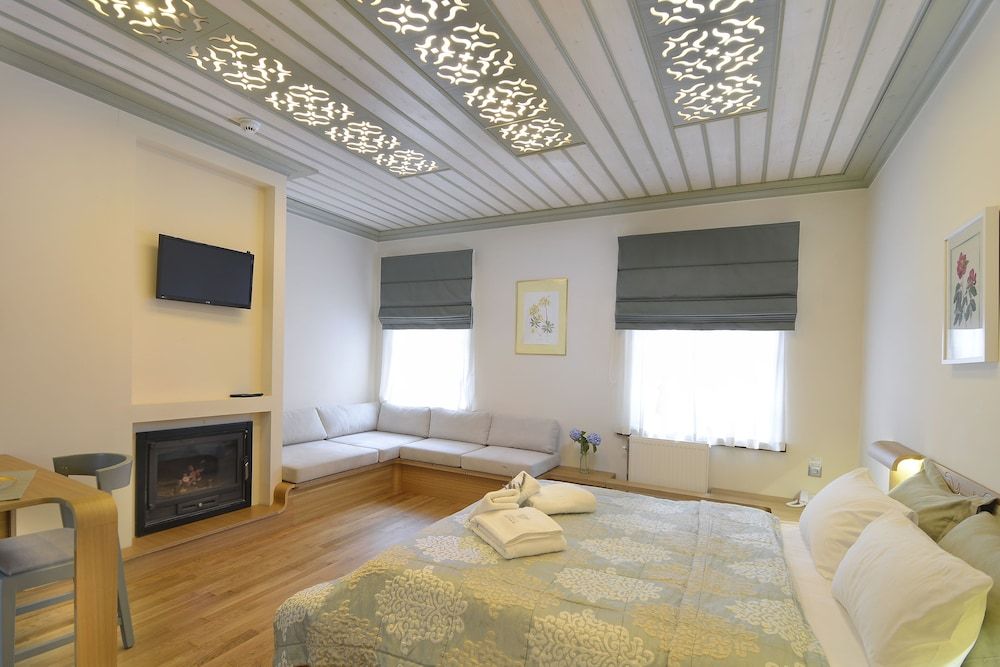 Dilofo Hotel Luxury Suites Superior Suite, Fireplace 8