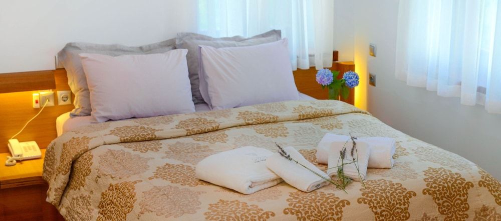 Dilofo Hotel Luxury Suites Executive Suite, Fireplace, Mountain View 4