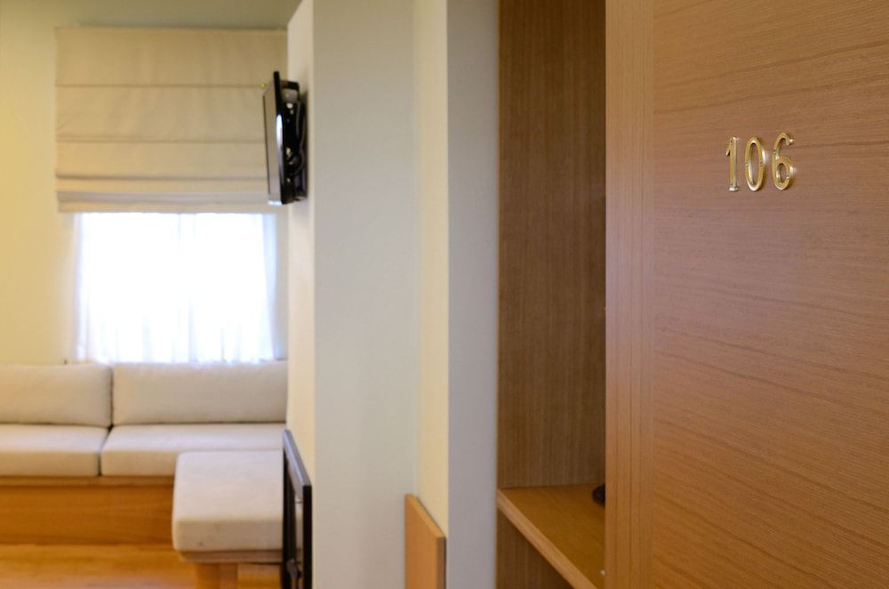 Dilofo Hotel Luxury Suites Deluxe Suite, Fireplace 19