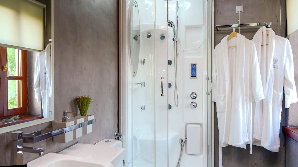 Dilofo Hotel Luxury Suites Executive Suite, Fireplace, Mountain View 10