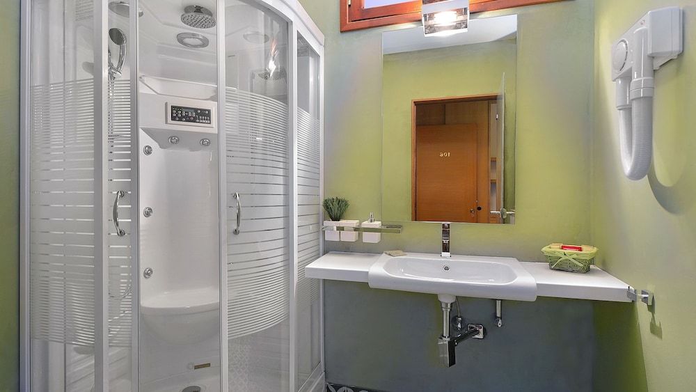 Dilofo Hotel Luxury Suites Deluxe Suite, Fireplace 13