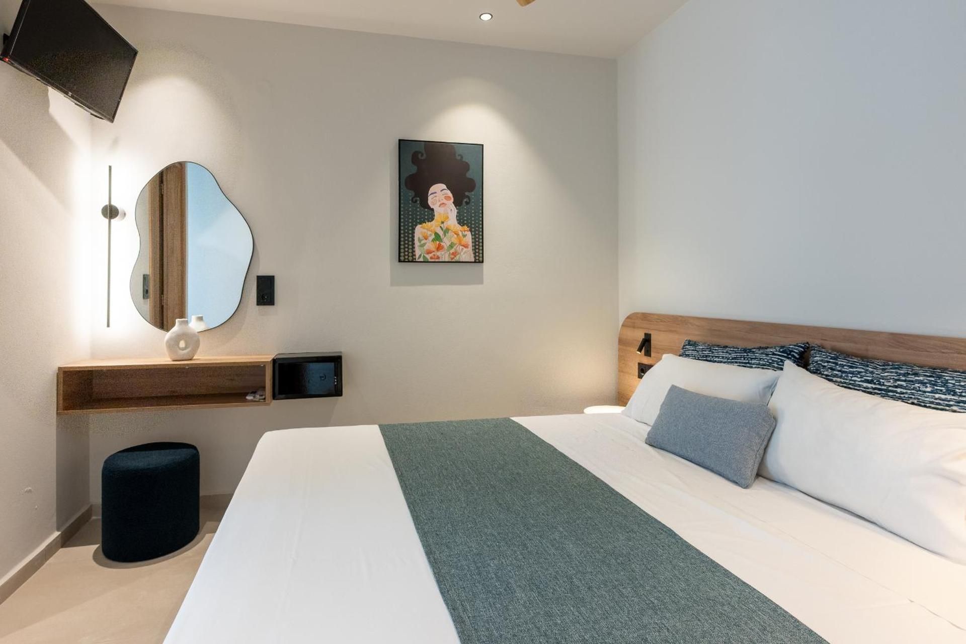 Apartment (3 Adults)