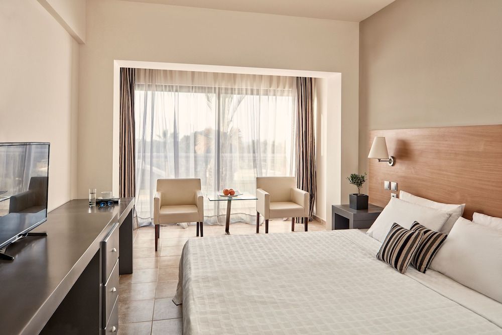 Comfort Double Room (Pool and Sea View)