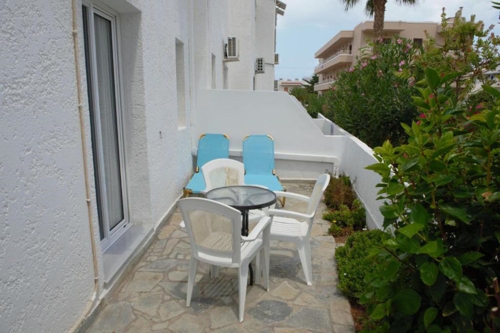 Superior Studio, Garden View