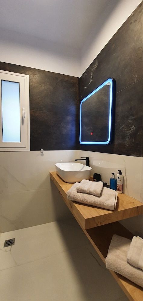 GK Athens Deluxe Apartment, 1 Bedroom 16