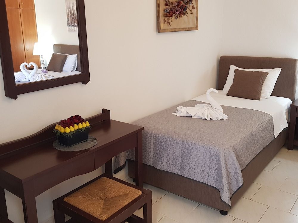 Studio Apartment (3 MISTRAL)