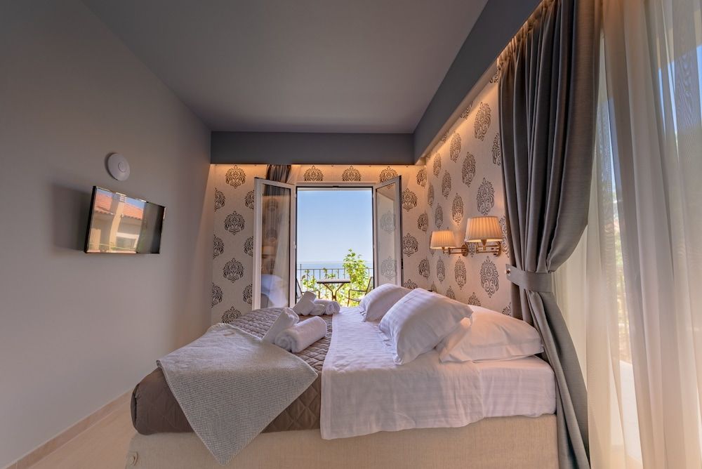 Exclusive Suite, 1 Queen Bed, Sea View