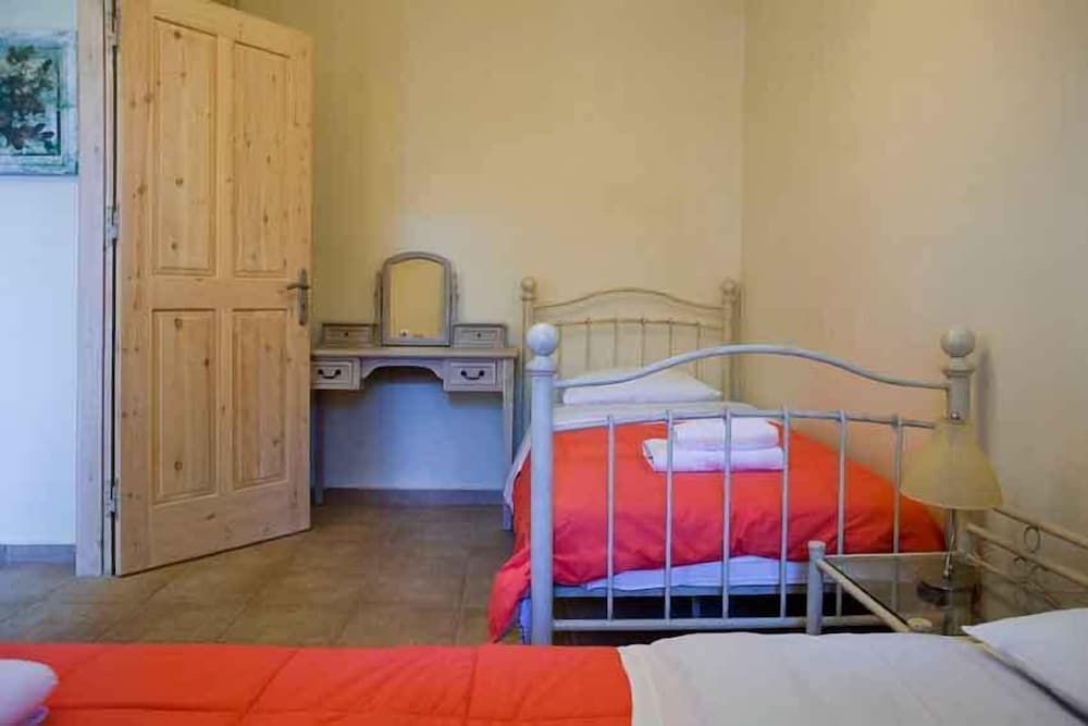 House, 3 Bedrooms